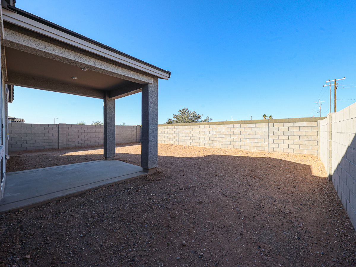 A concrete wall with a concrete structure.