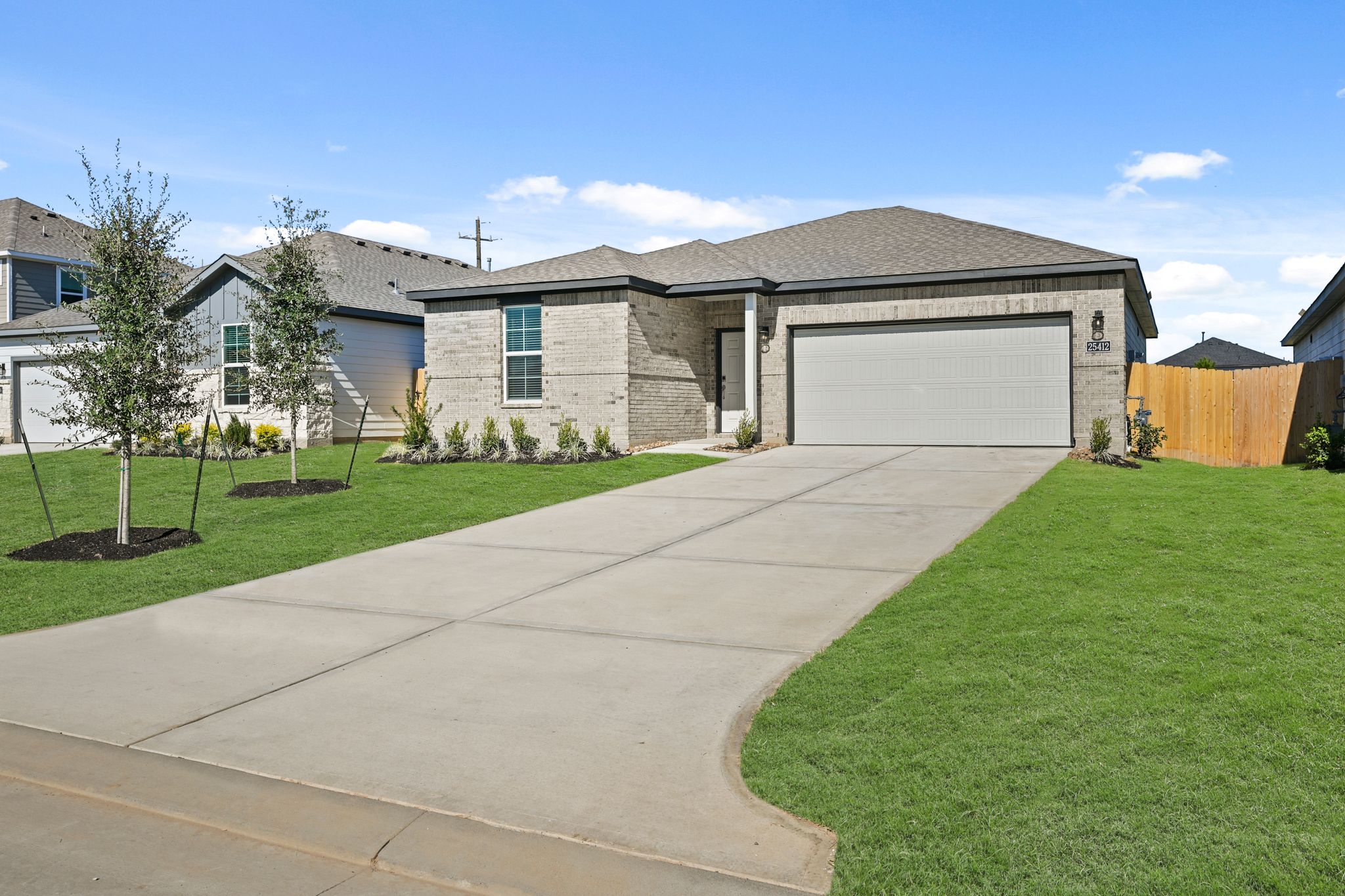 05A0114 25412 Blossom Court